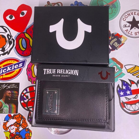 True Religion Men's Black Genuine Leather Trifold Wallet RFID Metal Logo NWT - Picture 2 of 16